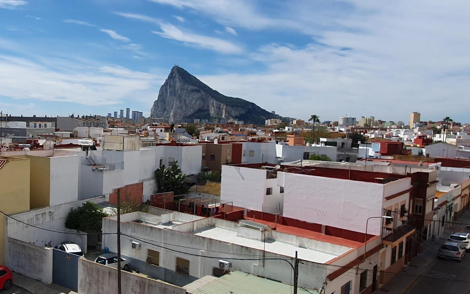 3E, 56M2, 1 Dormitorio, 4 Huespedes, Wifi Gratis La Linea de la Concepcion Bagian luar foto